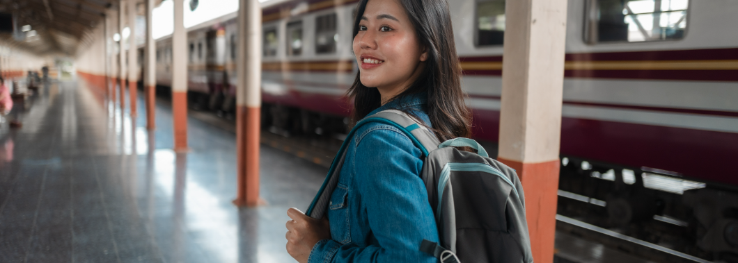 Voyageur solo dans un paysage